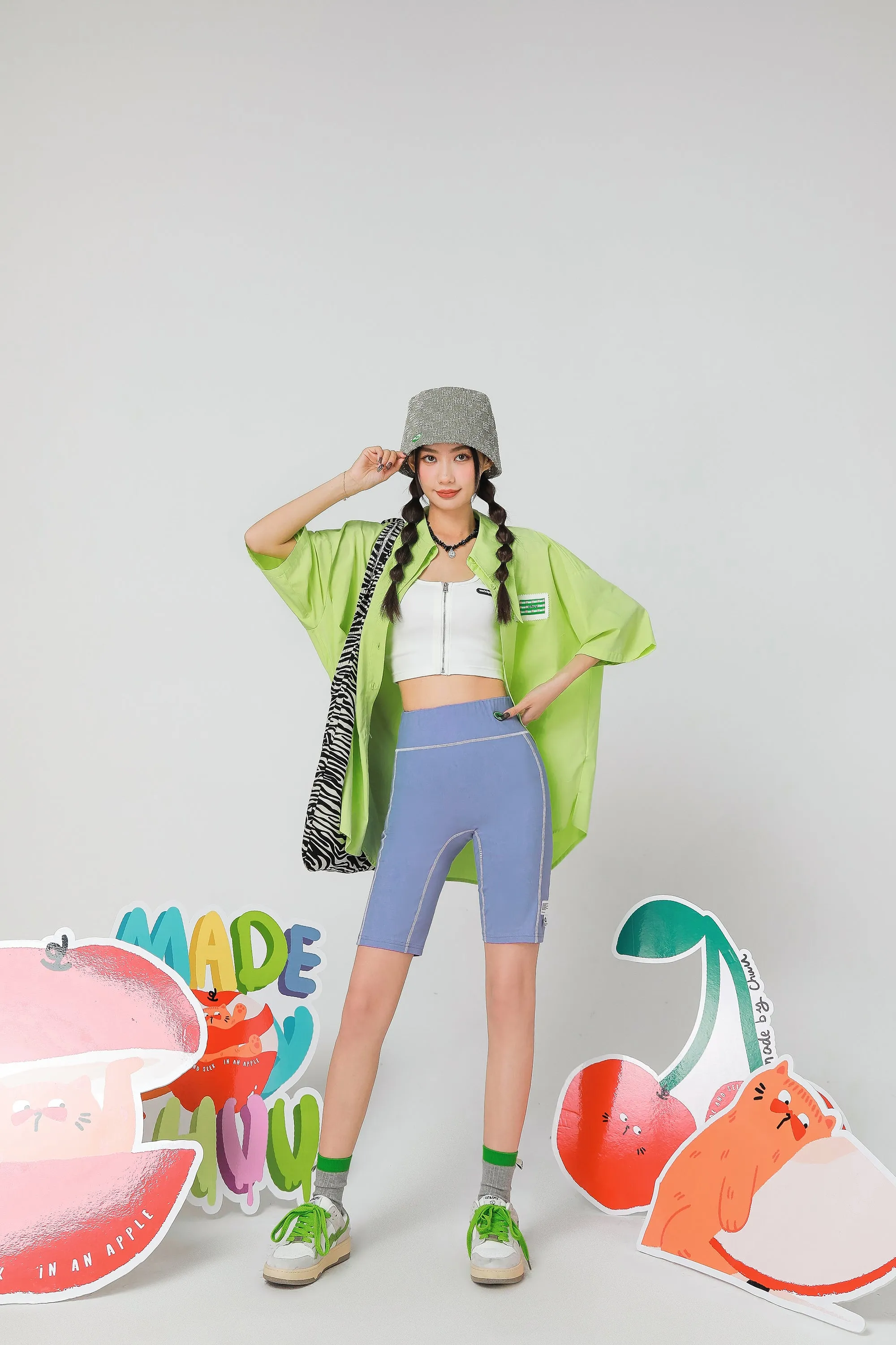 Color Matching Line Bermuda Shorts