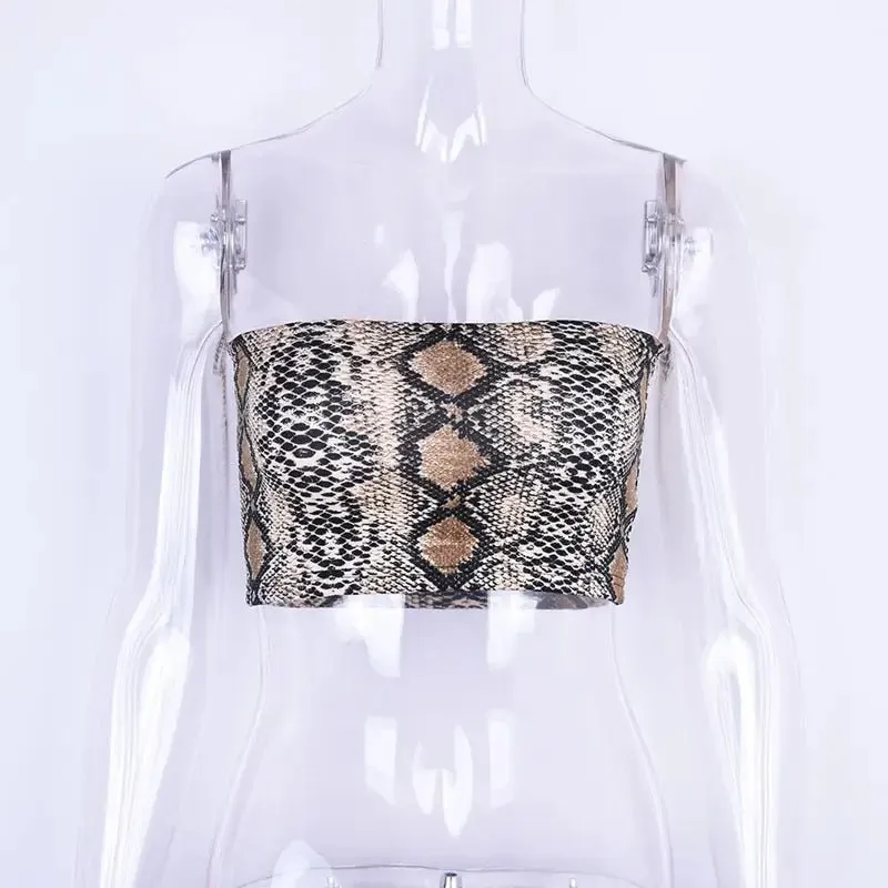 Snake-Wrapped Chest T-Shirt with Stylish Design & Versatile Colors